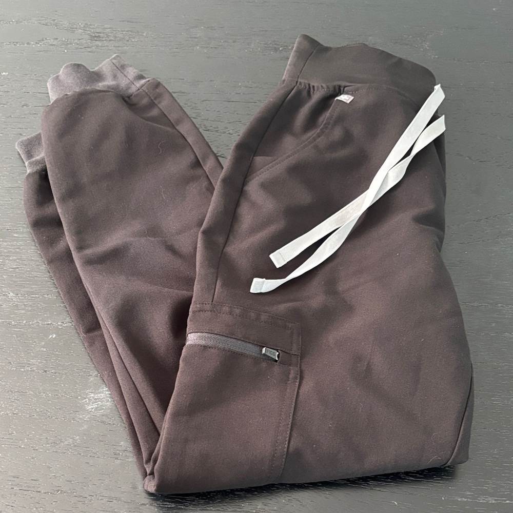 Figs Women's Joggers in black